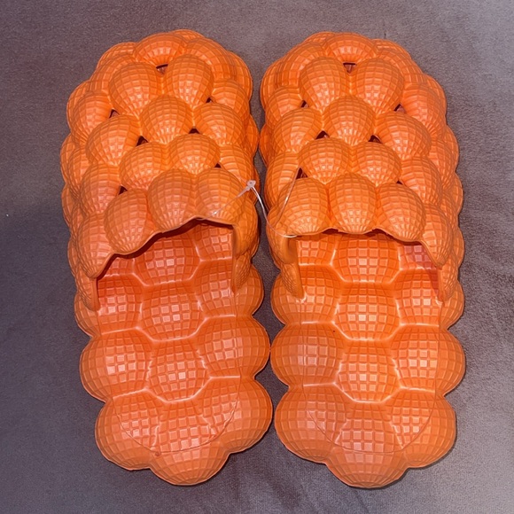ORANGE BUBBLE SLIPPERS - Picture 4 of 4